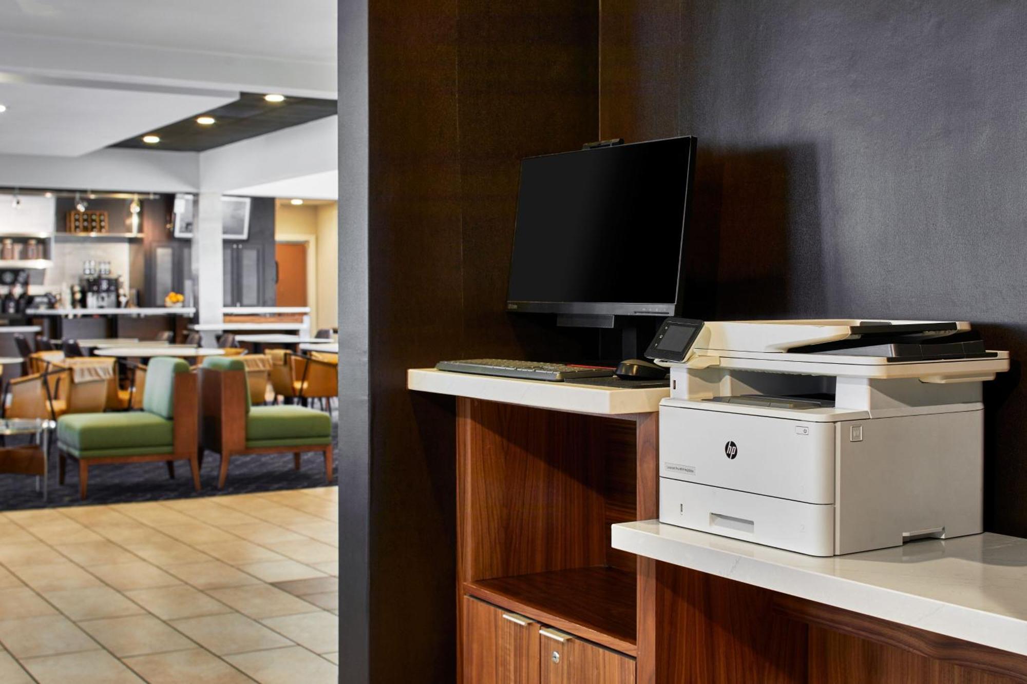 Courtyard By Marriott Memphis Airport Hotel Exterior foto