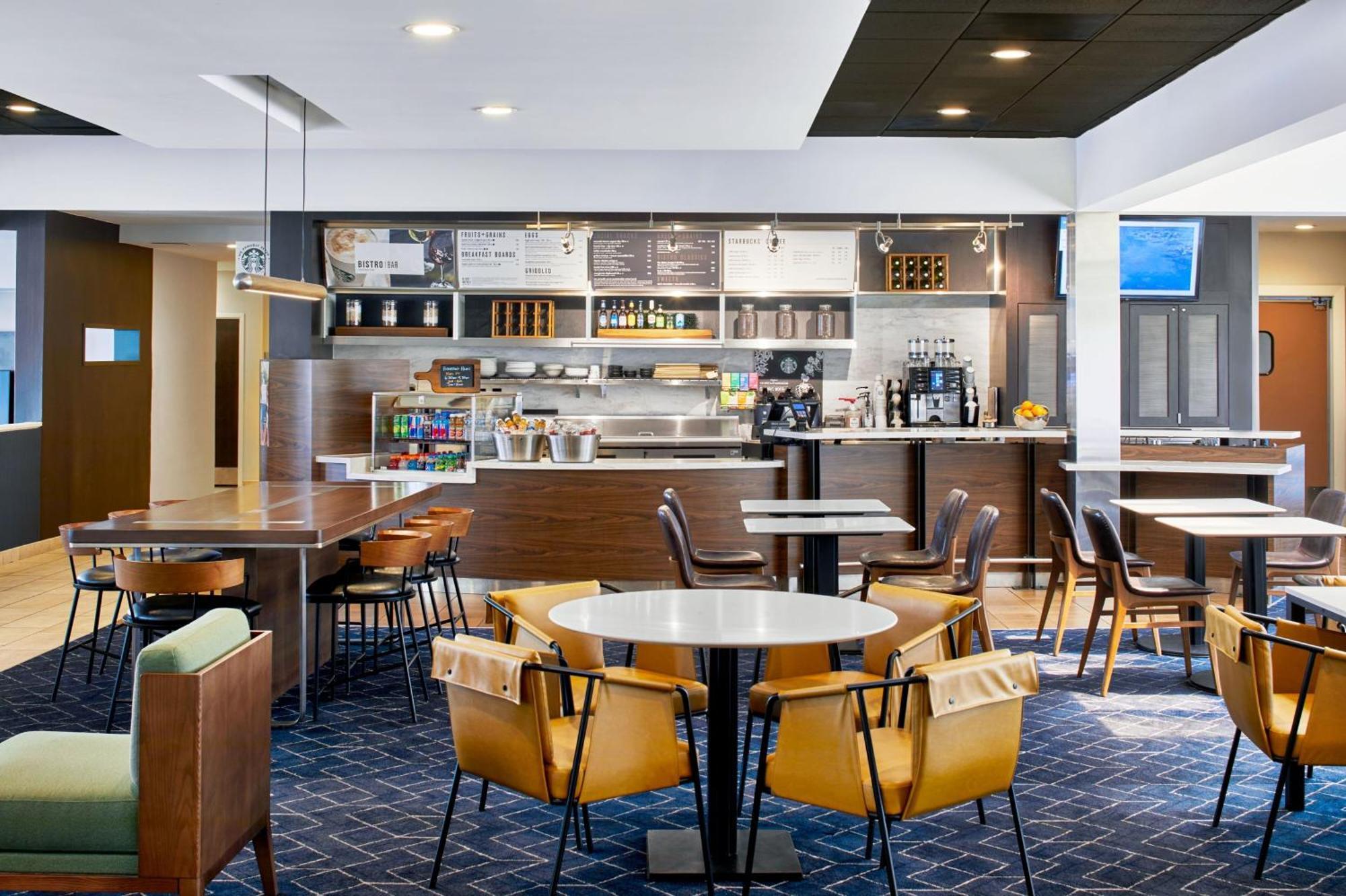 Courtyard By Marriott Memphis Airport Hotel Exterior foto