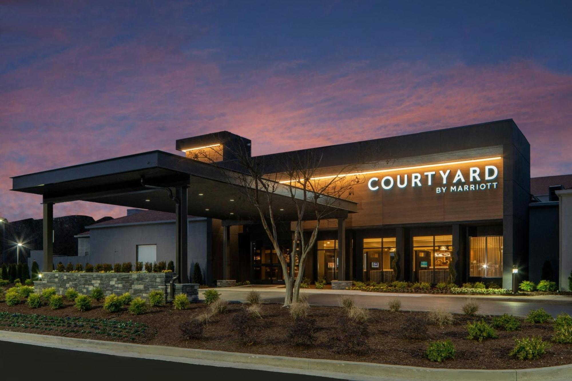 Courtyard By Marriott Memphis Airport Hotel Exterior foto