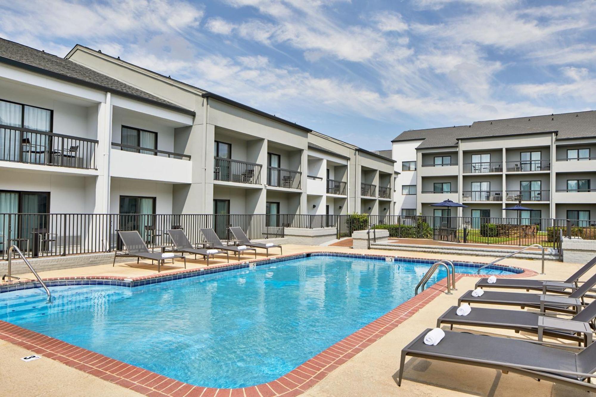 Courtyard By Marriott Memphis Airport Hotel Exterior foto