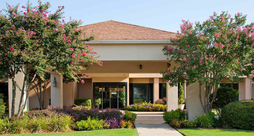 Courtyard By Marriott Memphis Airport Hotel Exterior foto
